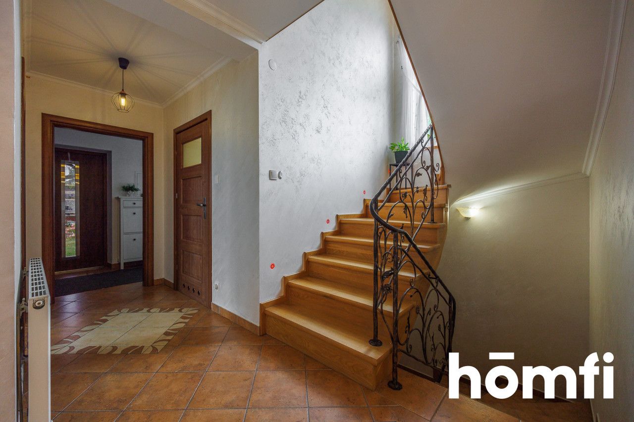 Komfortowy dom wolnostojący o pow. 118,6 m² ( 191,26m² pow. całkowita ) na 9,24 arowej działce - Sanok - Dom - Sprzedaż - Sanocki, Sanok