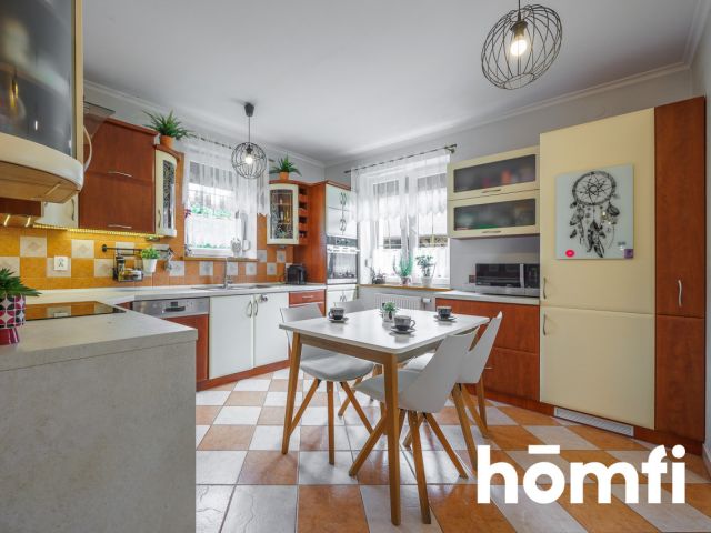 Komfortowy dom wolnostojący o pow. 118,6 m² ( 191,26m² pow. całkowita ) na 9,24 arowej działce - Sanok - Dom - Sprzedaż - Sanocki, Sanok