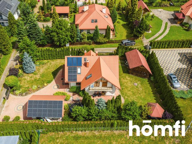 Komfortowy dom wolnostojący o pow. 118,6 m² ( 191,26m² pow. całkowita ) na 9,24 arowej działce - Sanok - Dom - Sprzedaż - Sanocki, Sanok