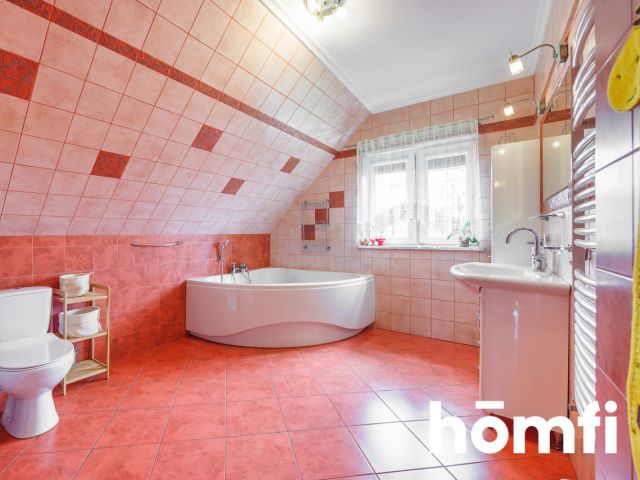 Komfortowy dom wolnostojący o pow. 118,6 m² ( 191,26m² pow. całkowita ) na 9,24 arowej działce - Sanok - Dom - Sprzedaż - Sanocki, Sanok