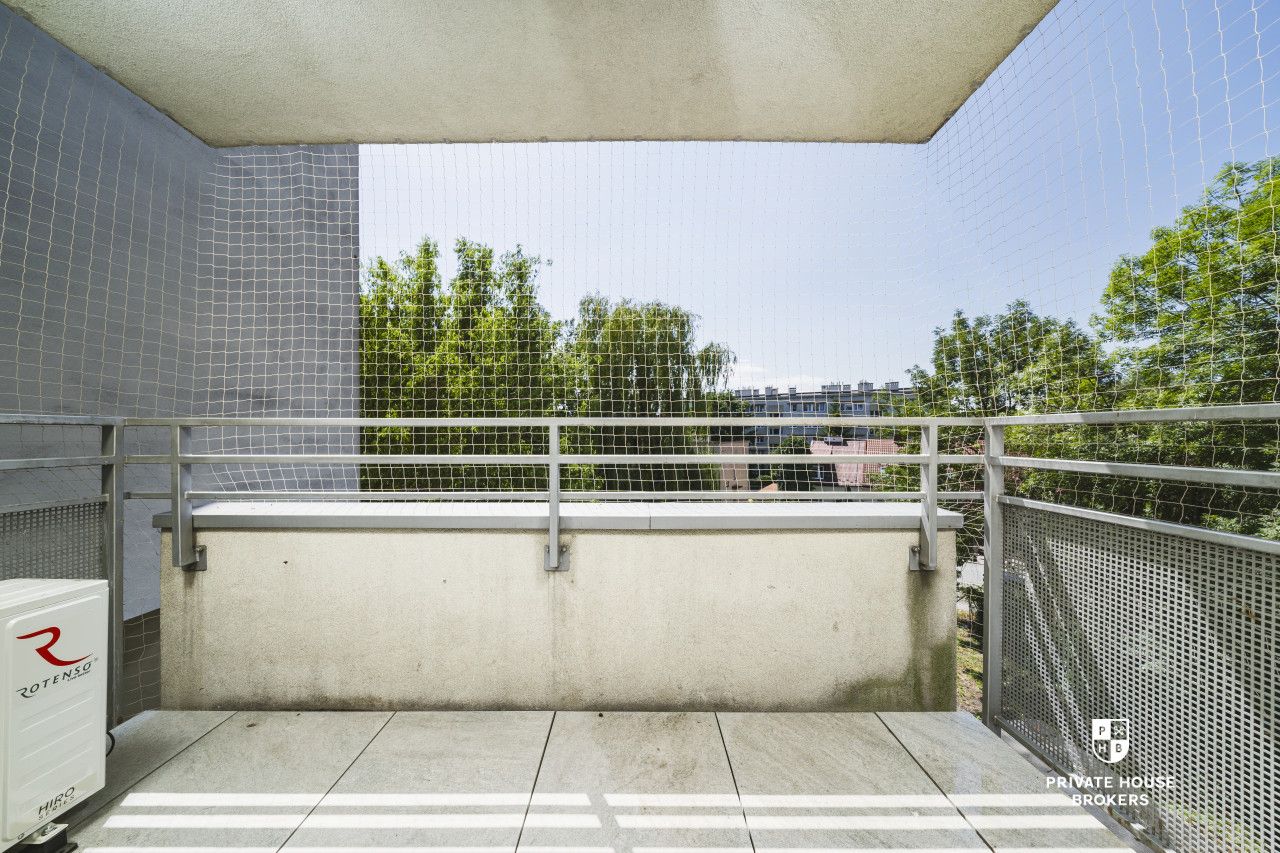 One-bedroom with Balcony & AC | Fully Renovated | Bosaków 5a - Apartment - Rent - Kraków, Śródmieście / Olsza