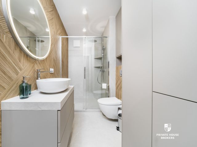 One-bedroom with Balcony & AC | Fully Renovated | Bosaków 5a - Apartment - Rent - Kraków, Śródmieście / Olsza