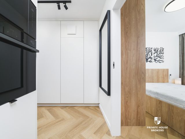 One-bedroom with Balcony & AC | Fully Renovated | Bosaków 5a - Apartment - Rent - Kraków, Śródmieście / Olsza