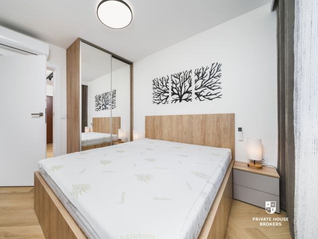 One-bedroom with Balcony & AC | Fully Renovated | Bosaków 5a - Apartment - Rent - Kraków, Śródmieście / Olsza