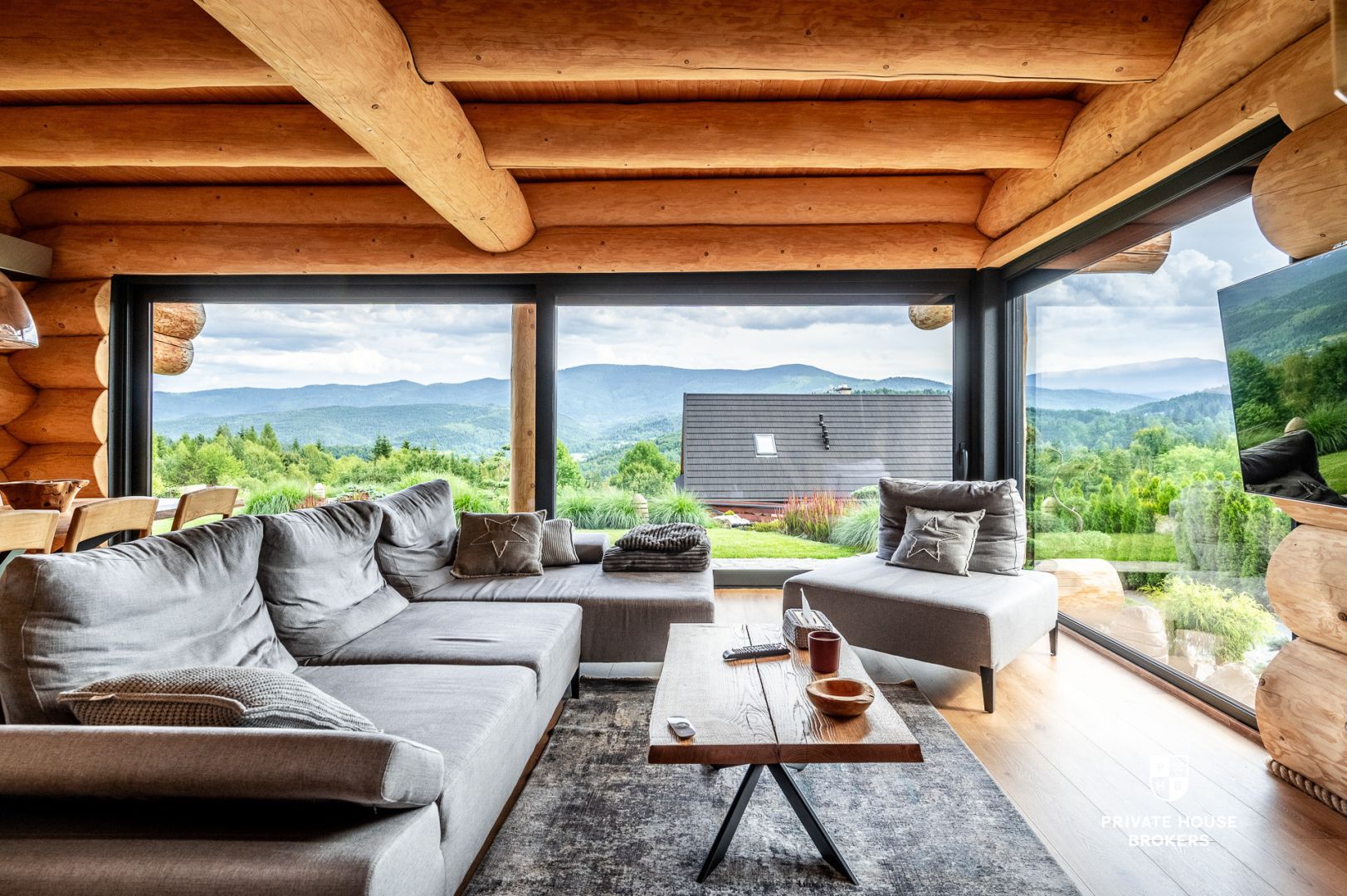 A phenomenal log house - Будинок - Продаж - Suski, Zawoja