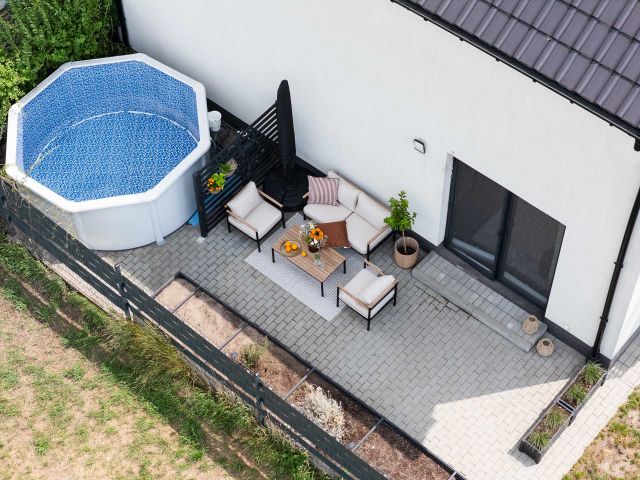 Well-lit, 105m² with a garage built into the building | 246m² plot | garden, terrace, pool, air conditioning | - House - Rent - Krakowski, Zabierzów / Brzezie