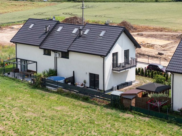 Well-lit, 105m² with a garage built into the building | 246m² plot | garden, terrace, pool, air conditioning | - House - Rent - Krakowski, Zabierzów / Brzezie