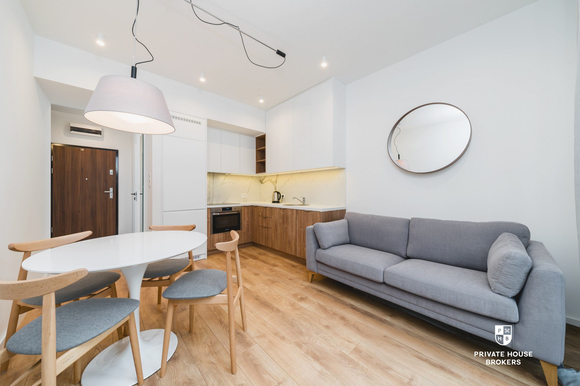 Functional 2-bedroom Apartment in Steam Park – Kraków City Centre, Rakowicka Street - Apartment - Sale - Kraków, Śródmieście / Stare Miasto