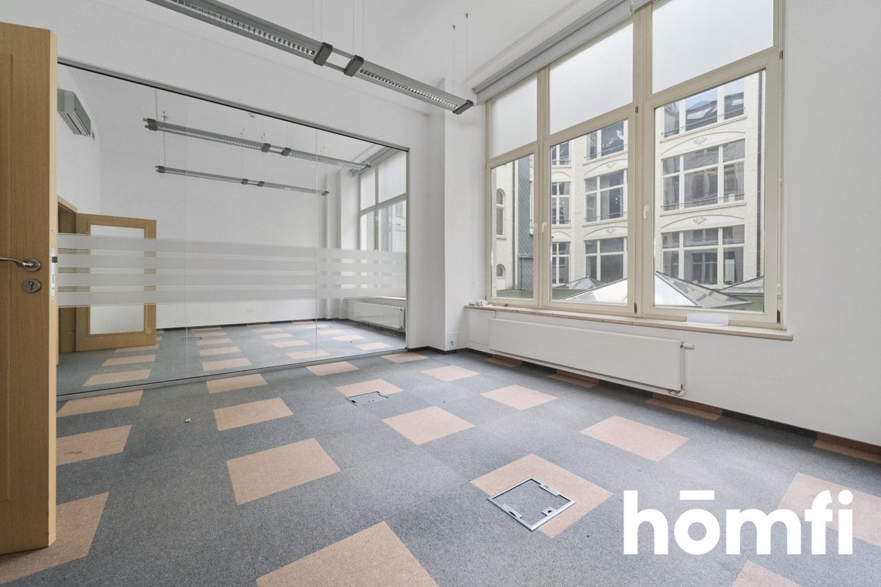 Na wynajem przestronny lokal 260 m2 Rynek 2 piętro - Lokal użytkowy - Wynajem - Wrocław, Stare Miasto / Rynek