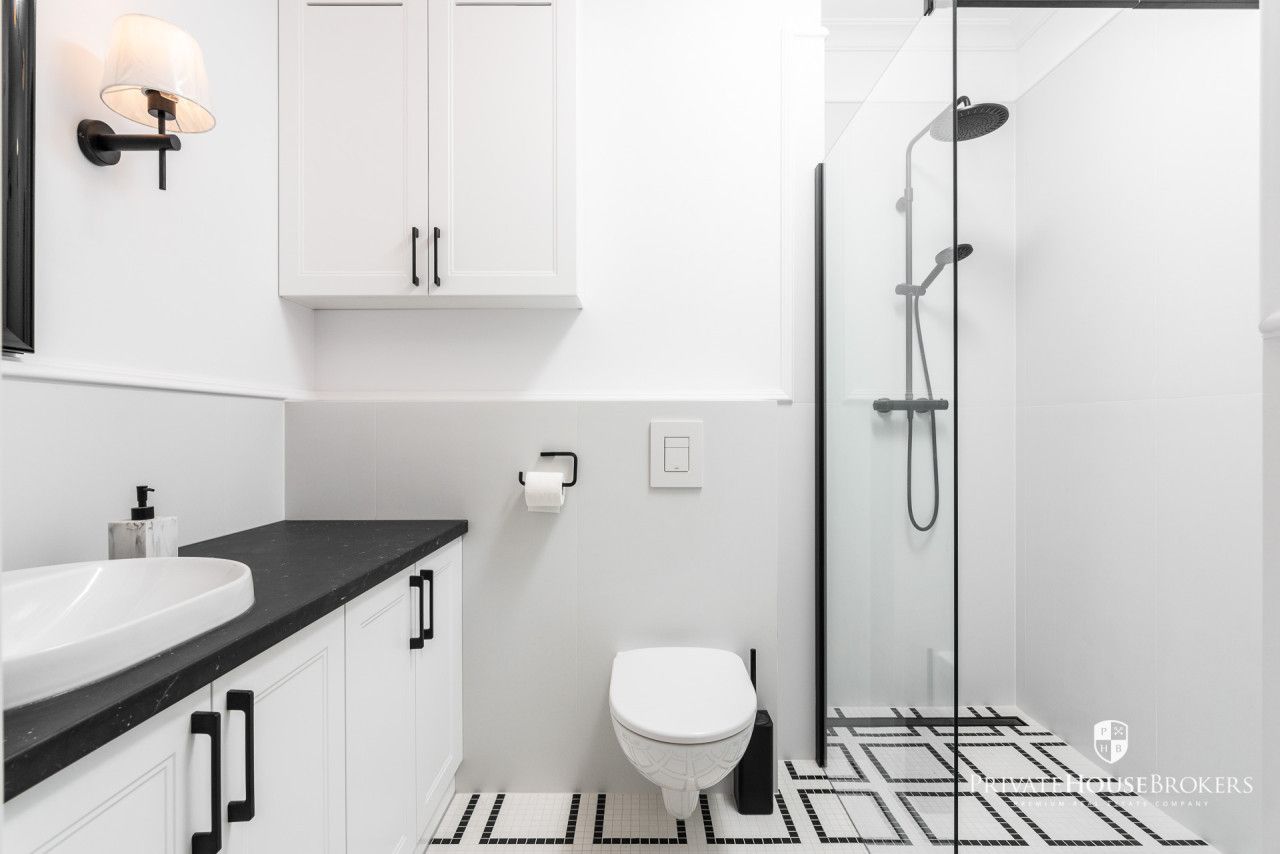 An intimate investment in the heart of Stary Podgórze, next to the Park, an apartment of 40 m2 in a high standard - Apartment - Rent - Kraków, Podgórze