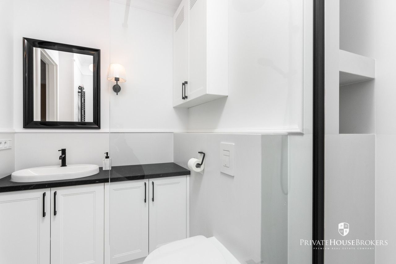 An intimate investment in the heart of Stary Podgórze, next to the Park, an apartment of 40 m2 in a high standard - Apartment - Rent - Kraków, Podgórze