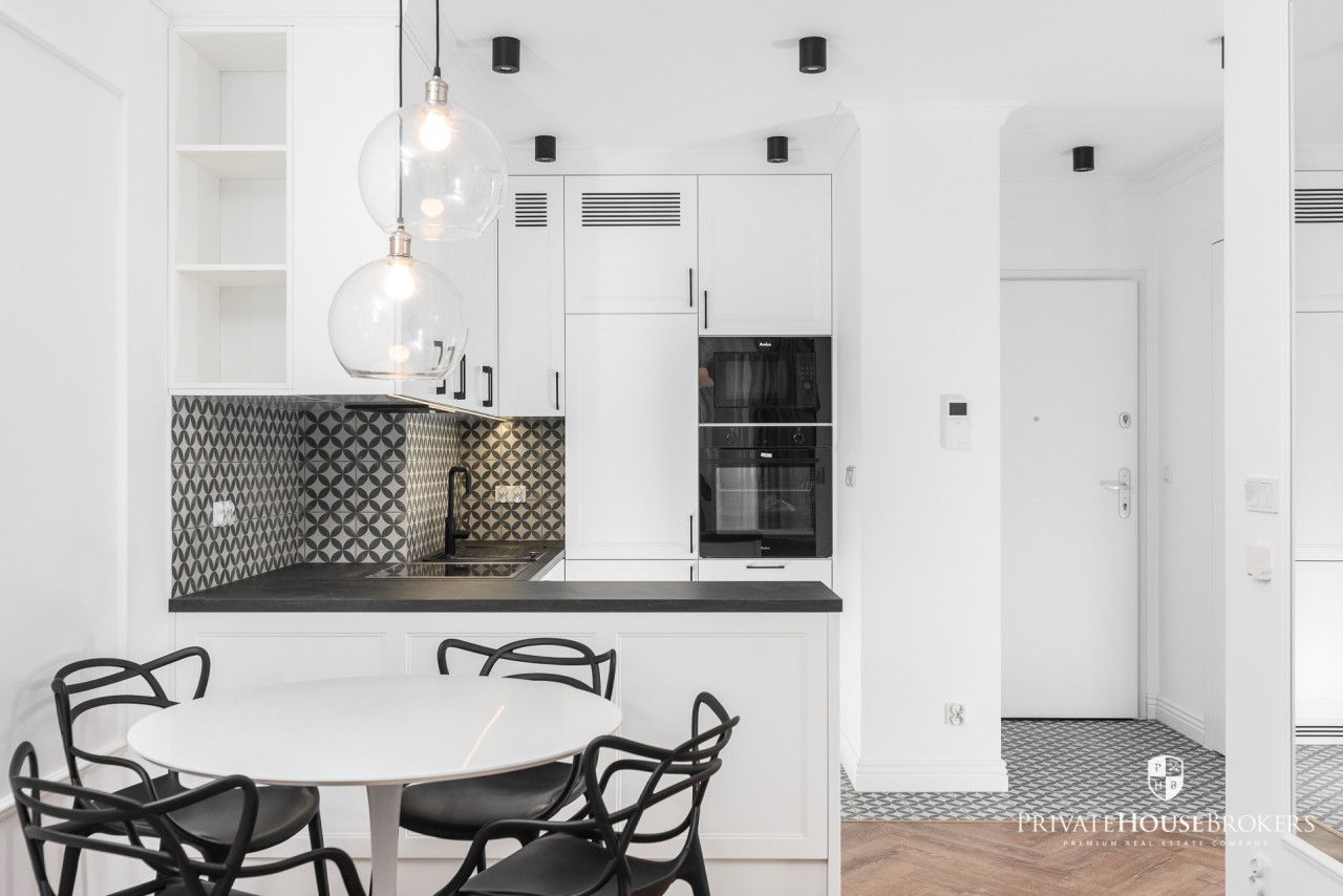 An intimate investment in the heart of Stary Podgórze, next to the Park, an apartment of 40 m2 in a high standard - Apartment - Rent - Kraków, Podgórze