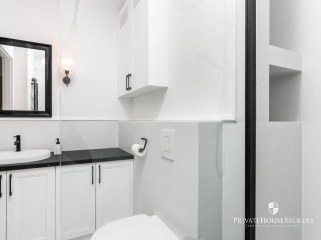 An intimate investment in the heart of Stary Podgórze, next to the Park, an apartment of 40 m2 in a high standard - Apartment - Rent - Kraków, Podgórze
