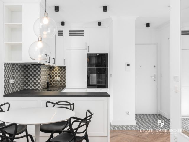 An intimate investment in the heart of Stary Podgórze, next to the Park, an apartment of 40 m2 in a high standard - Apartment - Rent - Kraków, Podgórze
