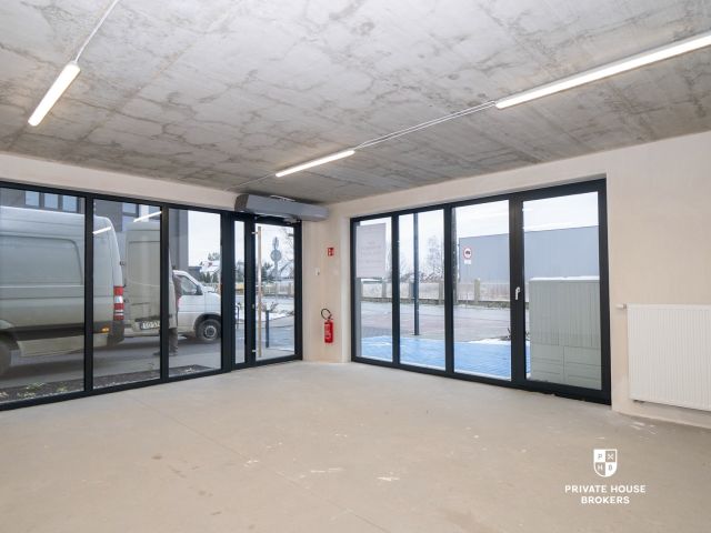 Narożny lokal użytkowy do wynajęcia ul. Półłanki 58 mkw - Lokal użytkowy - Wynajem - Kraków, Podgórze / Rybitwy
