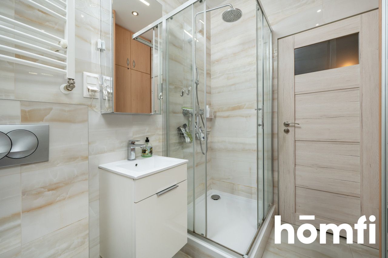 Dwa pokoje w Centrum Łodzi z parkingiem i komórką - Mieszkanie - Sprzedaż - Łódź, Polesie