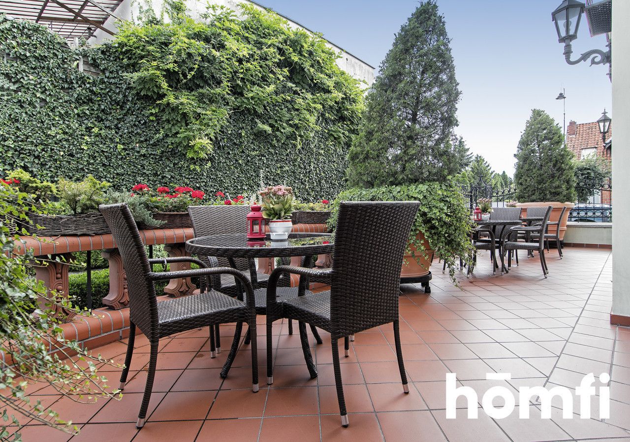 Unique hotel for sale-Kórnik - Комерційне приміщення - Продаж - Poznański, Kórnik