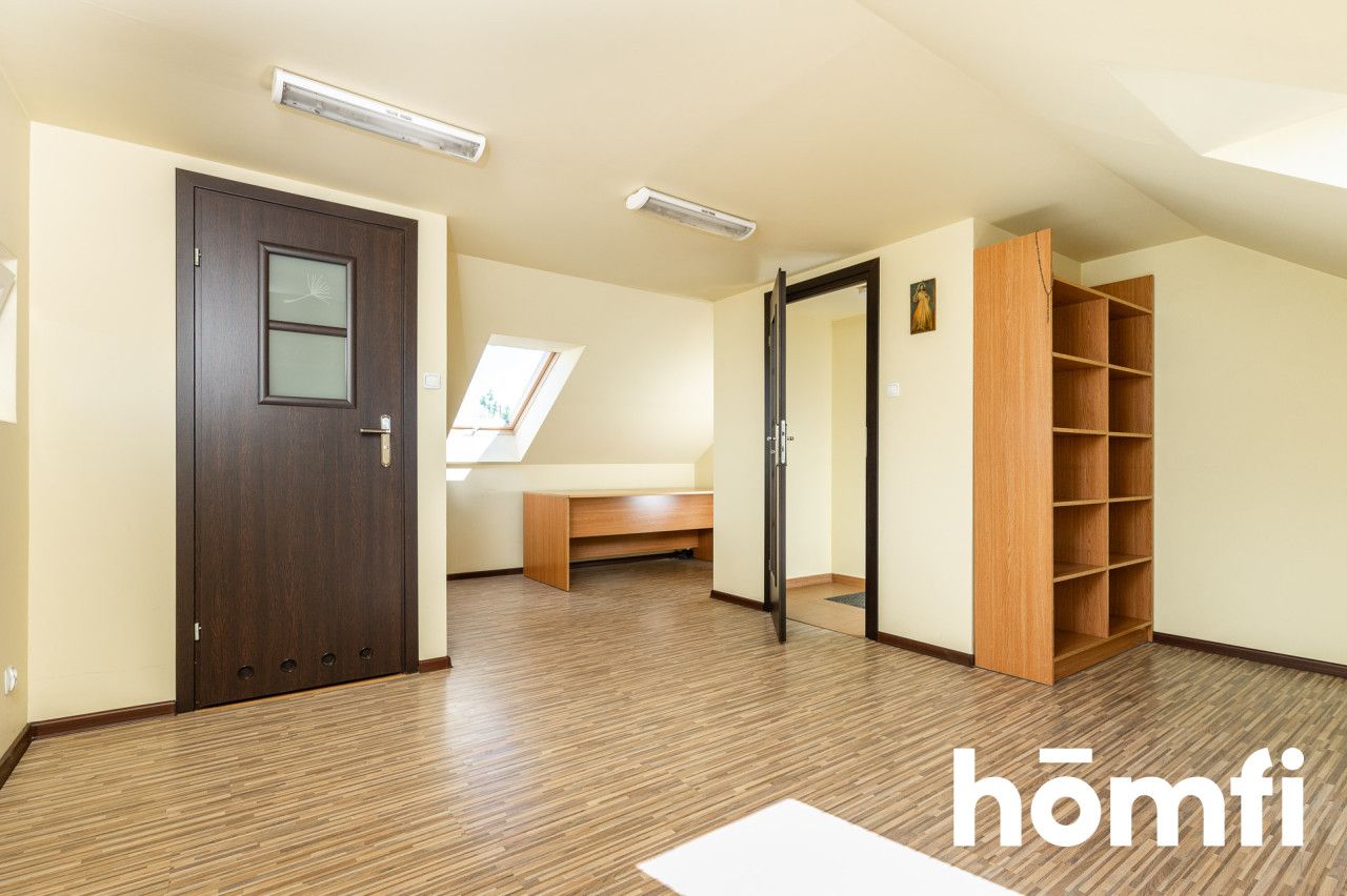 Semi-detached house in Zielonki with three bedrooms, a basement and a garage with an additional apartment - House - Sale - Krakowski, Zielonki