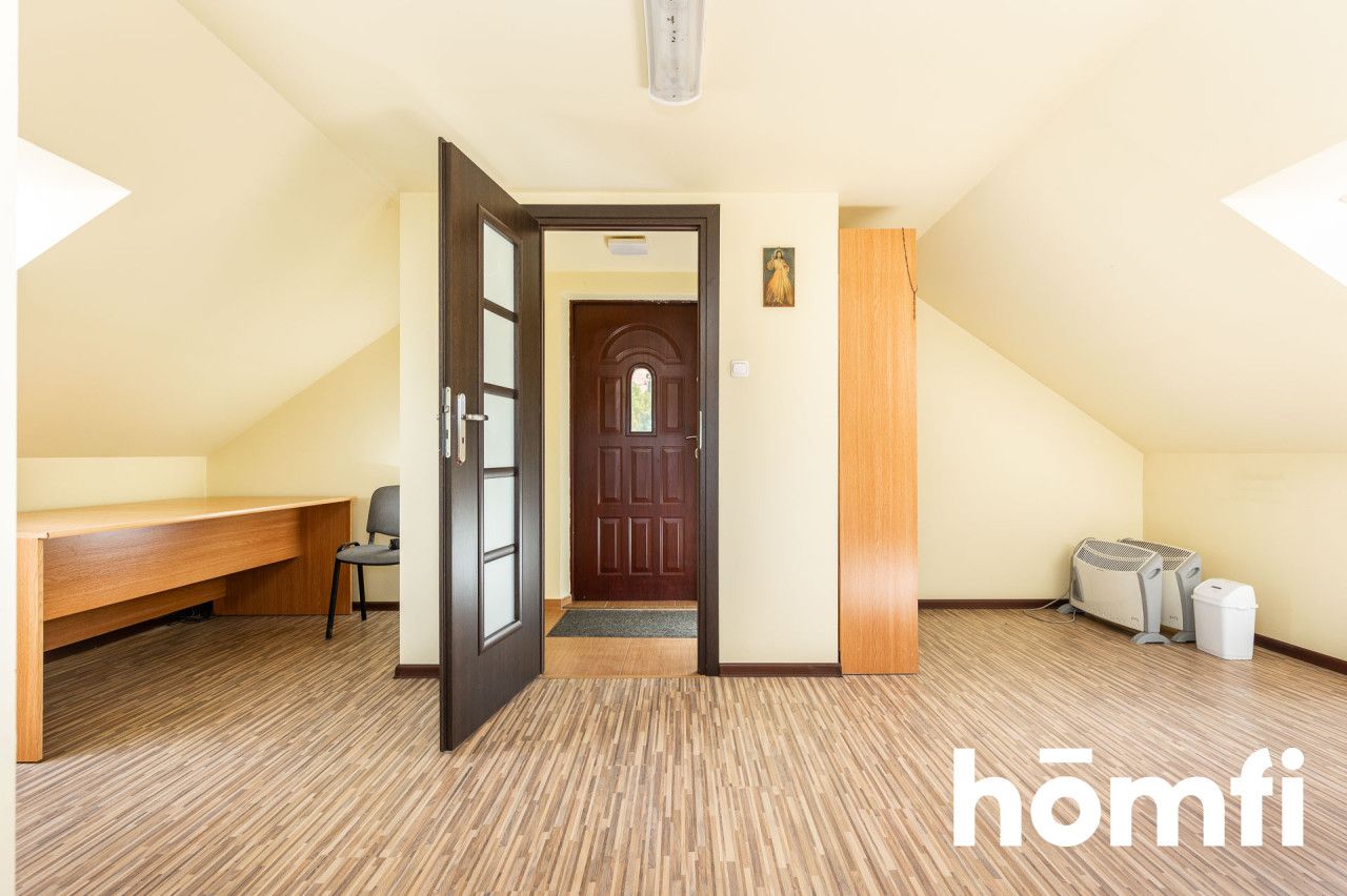 Semi-detached house in Zielonki with three bedrooms, a basement and a garage with an additional apartment - House - Sale - Krakowski, Zielonki