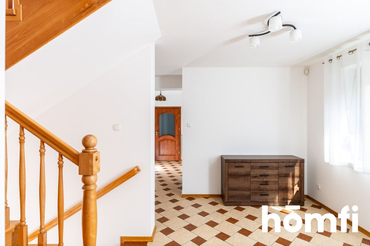 Semi-detached house in Zielonki with three bedrooms, a basement and a garage with an additional apartment - House - Sale - Krakowski, Zielonki