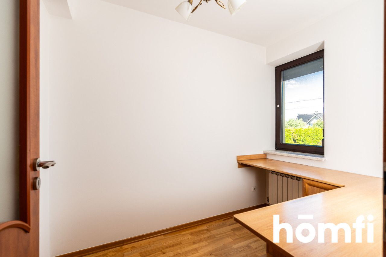 Semi-detached house in Zielonki with three bedrooms, a basement and a garage with an additional apartment - House - Sale - Krakowski, Zielonki