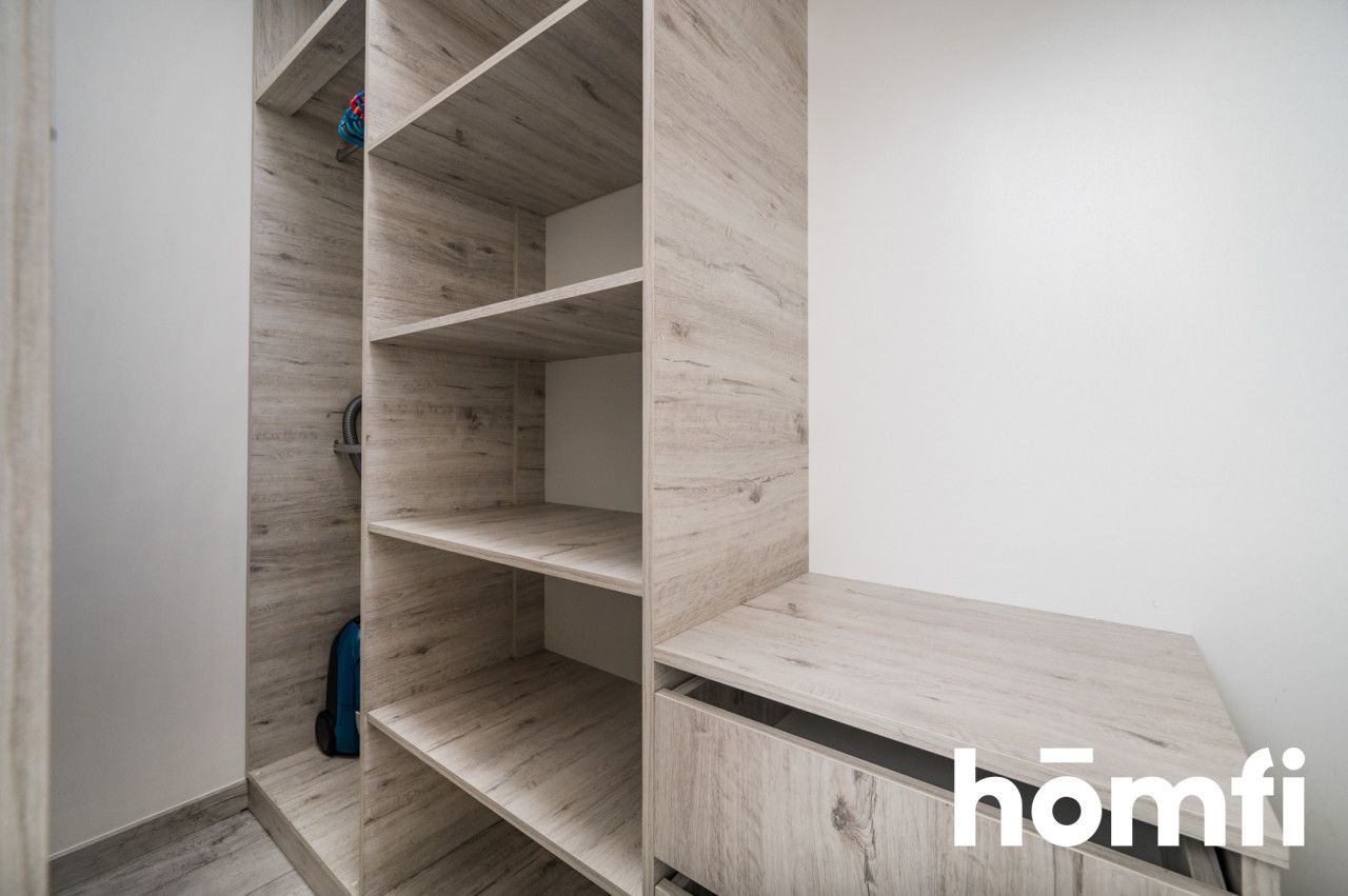 AIR CONDITIONED STUDIO APARTMENT WITH A VIEW ON THE KRAKOW SKYLINE ┃ UL. MOGILSKA 120B ┃ CITY CENTER ┃ PARKING - Apartment - Rent - Kraków, Śródmieście