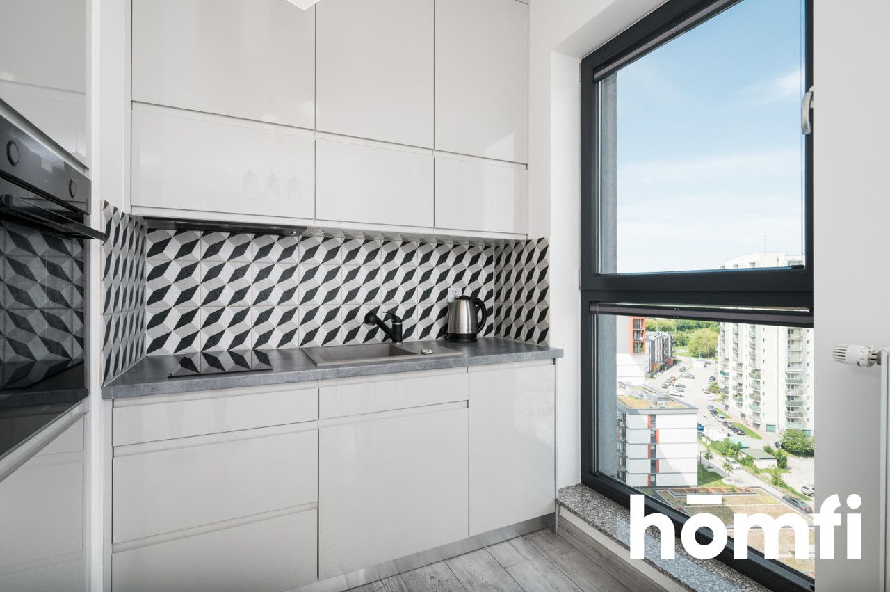 AIR CONDITIONED STUDIO APARTMENT WITH A VIEW ON THE KRAKOW SKYLINE ┃ UL. MOGILSKA 120B ┃ CITY CENTER ┃ PARKING - Apartment - Rent - Kraków, Śródmieście
