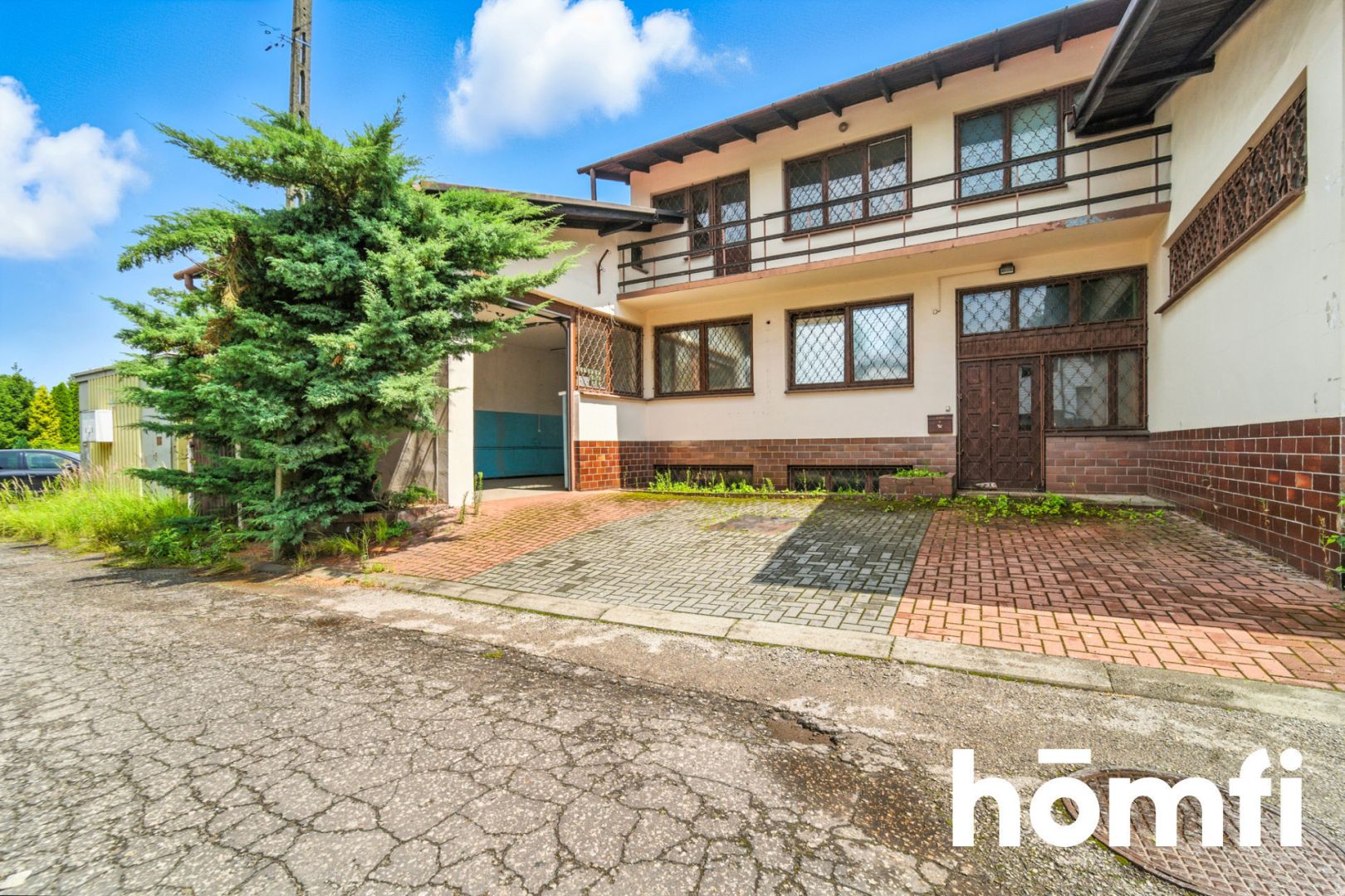 BUILDING WITH GREAT POTENTIAL - Commercial premises - Sale - Częstochowa, Grabówka