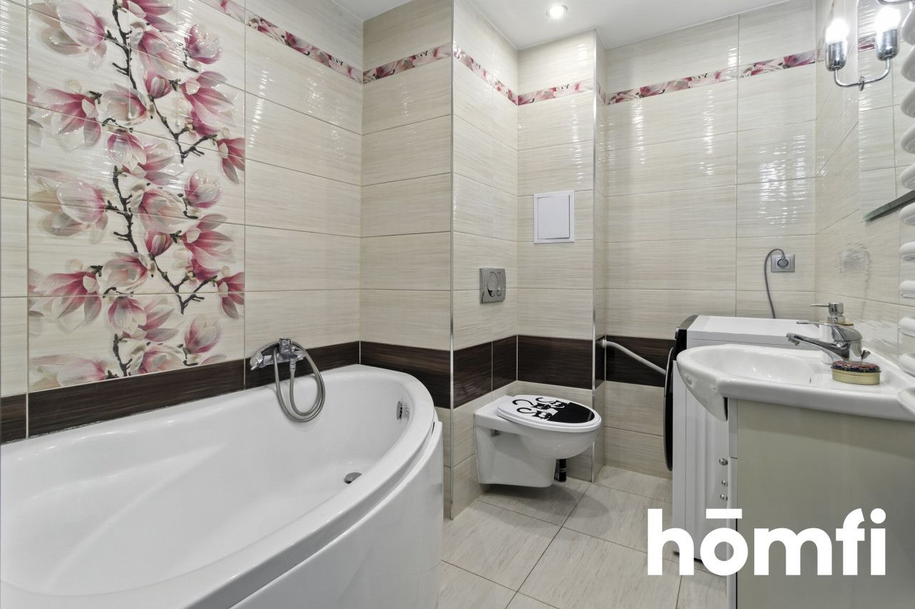 Perfectly Located Three-Bedroom Apartment - Квартира - Продаж - Starachowicki, Starachowice