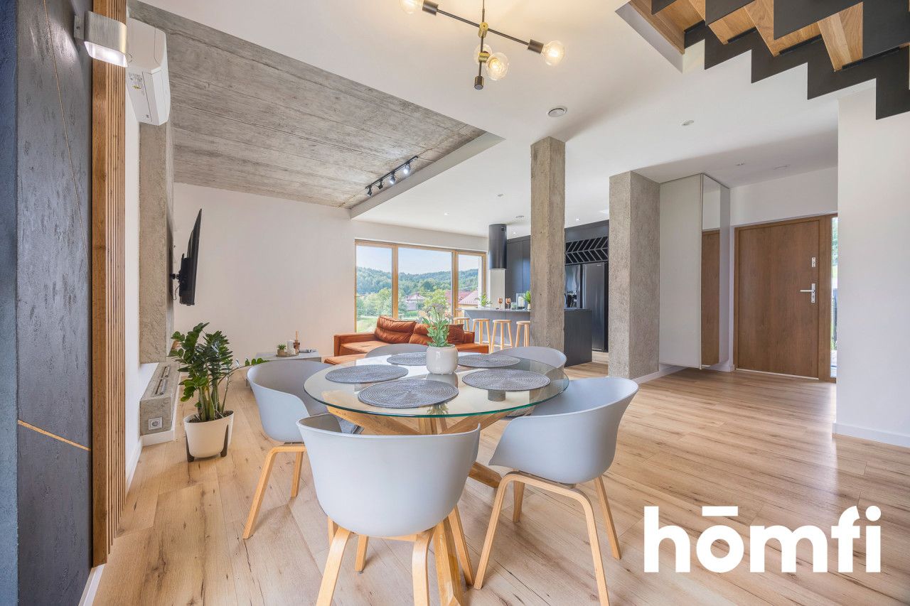 Pięknie położony parterowy dom, 2 km od granicy Rzeszowa. Garaż, klimatyzacja, rekuperacja, 6 pokoi (4 sypialnie i 2 salony) - Dom - Sprzedaż - Rzeszowski, Lubenia / Siedliska