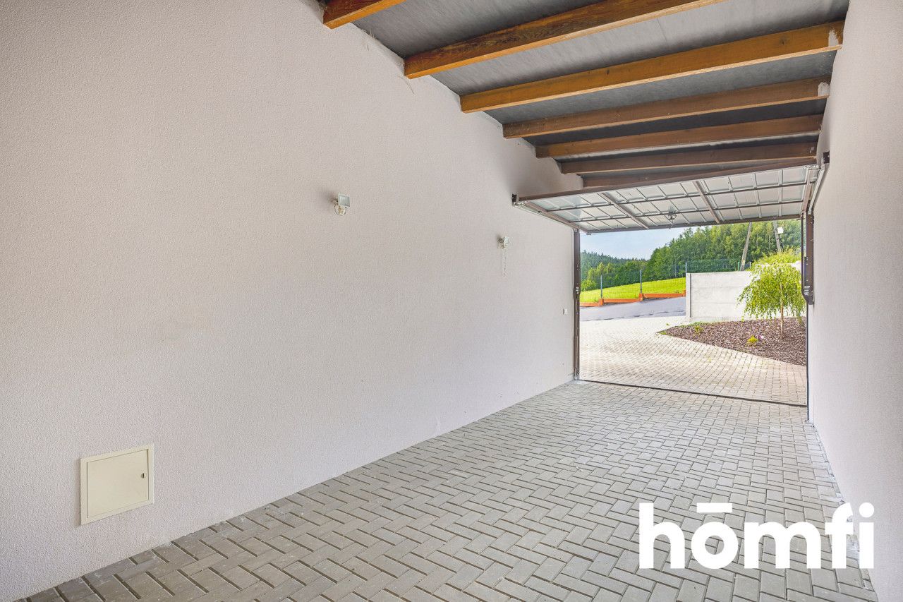 Pięknie położony parterowy dom, 2 km od granicy Rzeszowa. Garaż, klimatyzacja, rekuperacja, 6 pokoi (4 sypialnie i 2 salony) - Dom - Sprzedaż - Rzeszowski, Lubenia / Siedliska