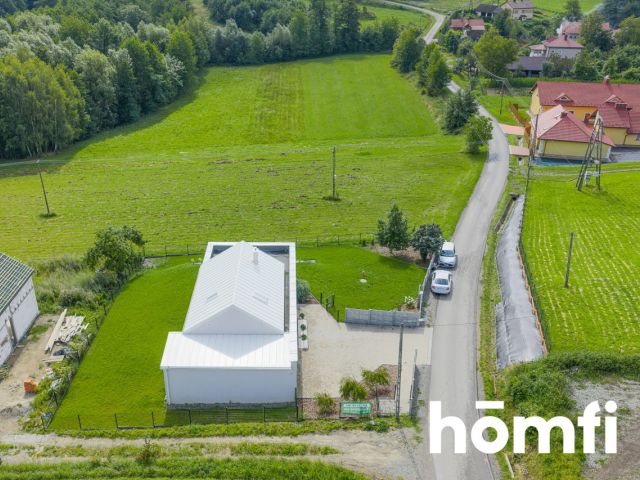 Pięknie położony parterowy dom, 2 km od granicy Rzeszowa. Garaż, klimatyzacja, rekuperacja, 6 pokoi (4 sypialnie i 2 salony) - Dom - Sprzedaż - Rzeszowski, Lubenia / Siedliska