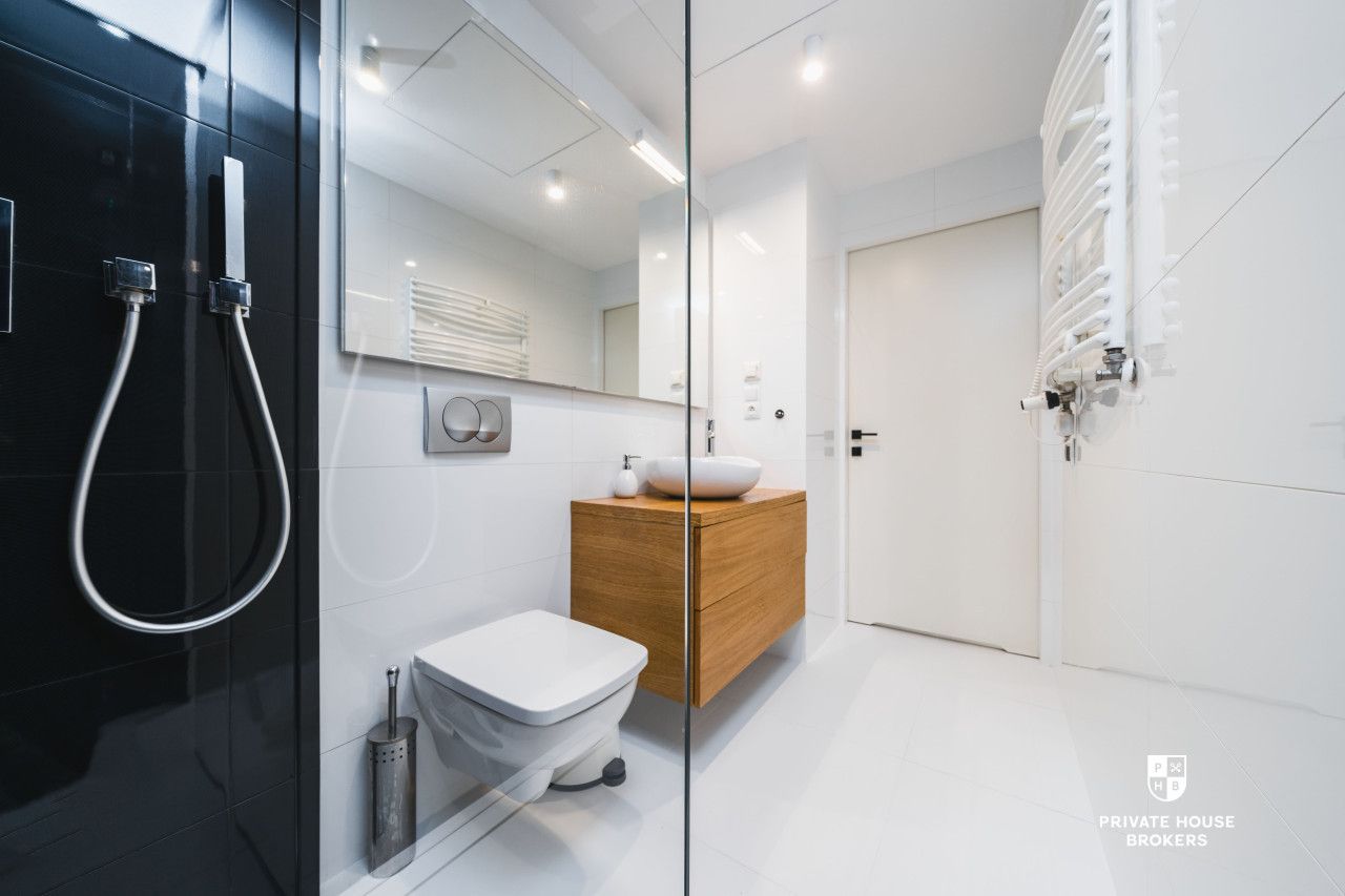 Air-conditioned 2-room 35m2 at Sukiennicza street - Angel Wawel - Apartment - Rent - Kraków, Śródmieście / Stare Miasto