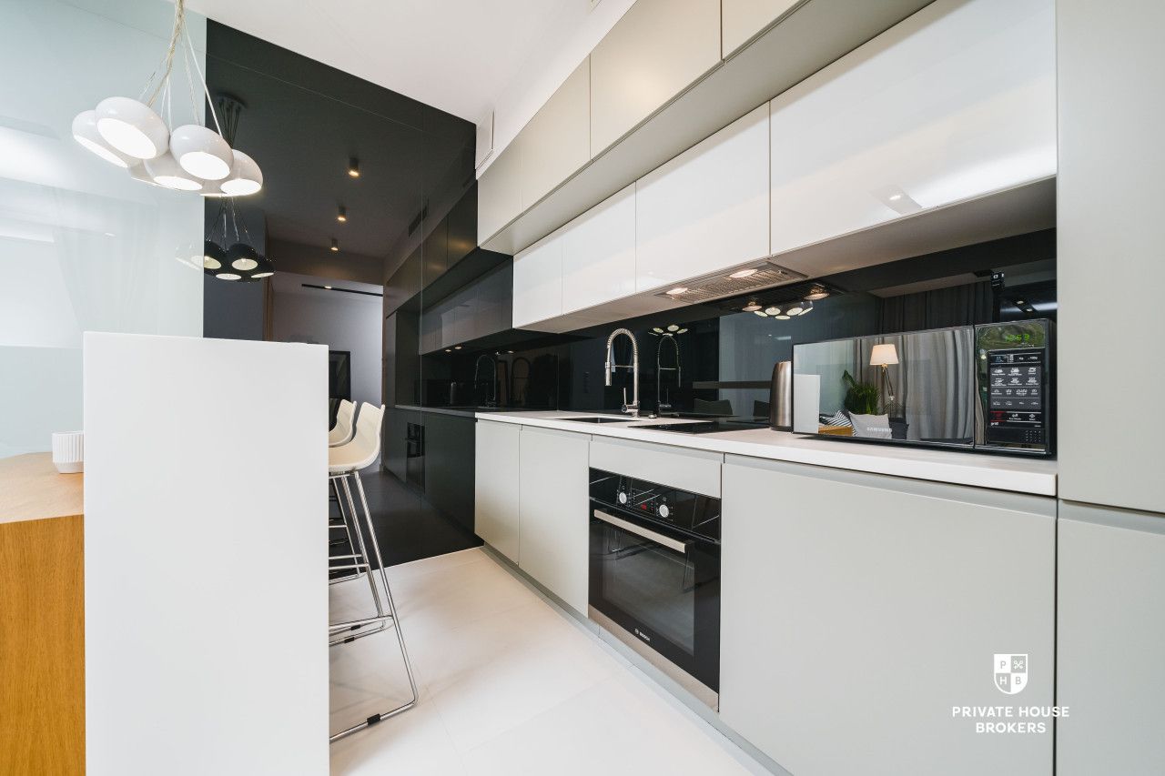 Air-conditioned 2-room 35m2 at Sukiennicza street - Angel Wawel - Apartment - Rent - Kraków, Śródmieście / Stare Miasto