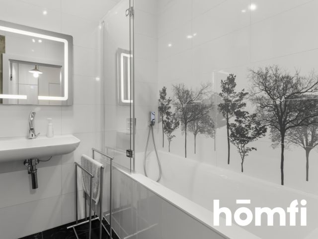 a spacious, three-room apartment with an area of 76.62 m² - Apartment - Rent - Warszawa, Śródmieście