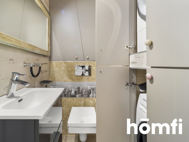 a spacious, three-room apartment with an area of 76.62 m² - Apartment - Rent - Warszawa, Śródmieście
