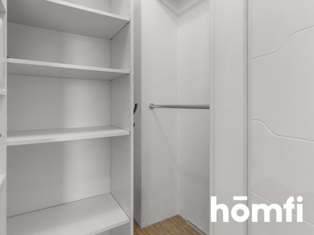 a spacious, three-room apartment with an area of 76.62 m² - Apartment - Rent - Warszawa, Śródmieście