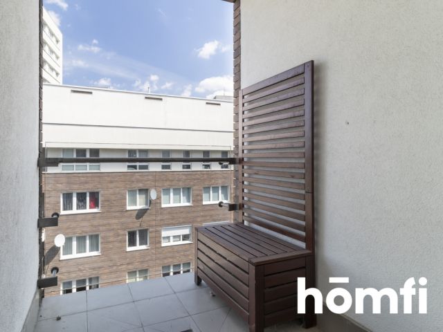 a spacious, three-room apartment with an area of 76.62 m² - Apartment - Rent - Warszawa, Śródmieście
