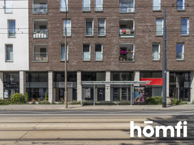 a spacious, three-room apartment with an area of 76.62 m² - Apartment - Rent - Warszawa, Śródmieście