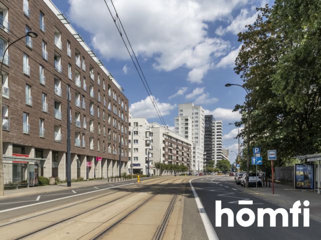 a spacious, three-room apartment with an area of 76.62 m² - Apartment - Rent - Warszawa, Śródmieście