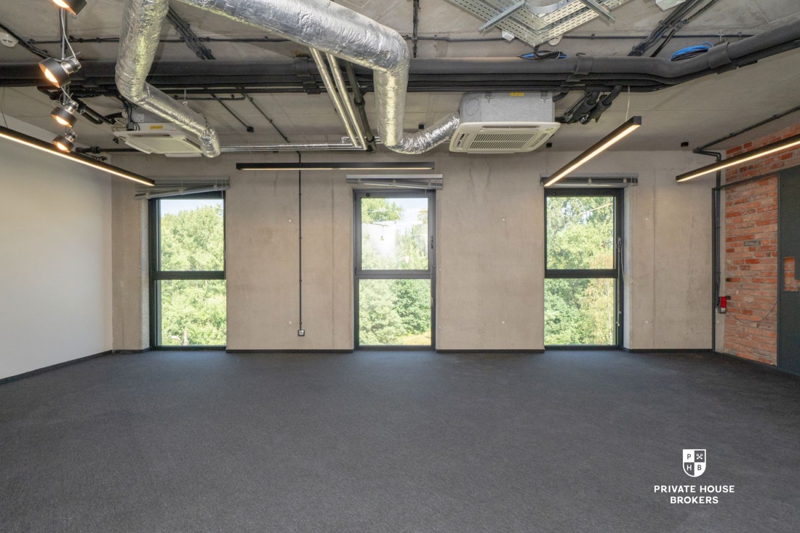 A unique space for your business - an intimate office building at Lubostroń street - Commercial premises - Rent - Kraków, Ruczaj