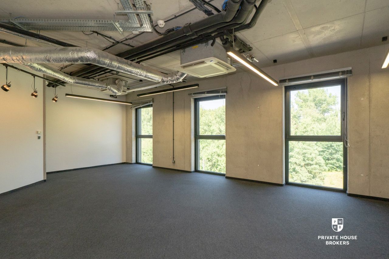 A unique space for your business - an intimate office building at Lubostroń street - Commercial premises - Rent - Kraków, Ruczaj