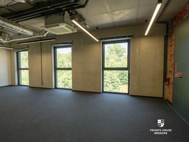 A unique space for your business - an intimate office building at Lubostroń street - Commercial premises - Rent - Kraków, Ruczaj