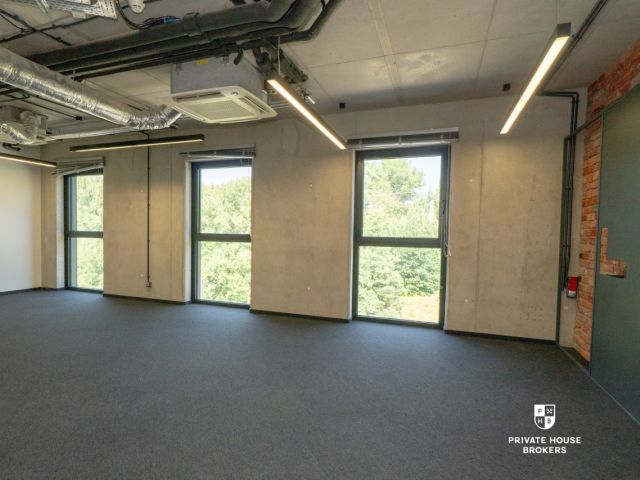 A unique space for your business - an intimate office building at Lubostroń street - Commercial premises - Rent - Kraków, Ruczaj