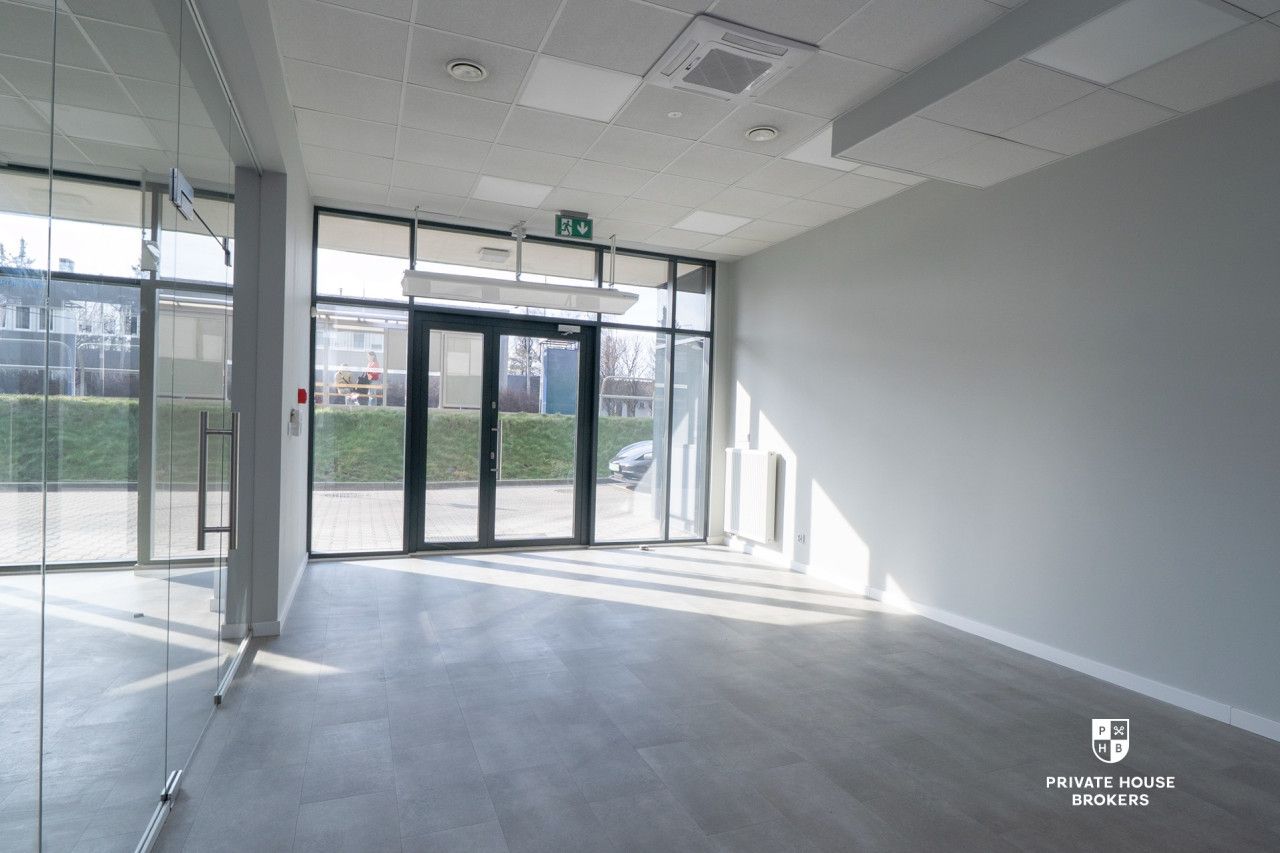 Commercial space for rent Walerego Sławka street 96 sqm - Commercial premises - Rent - Kraków, Podgórze / Bonarka