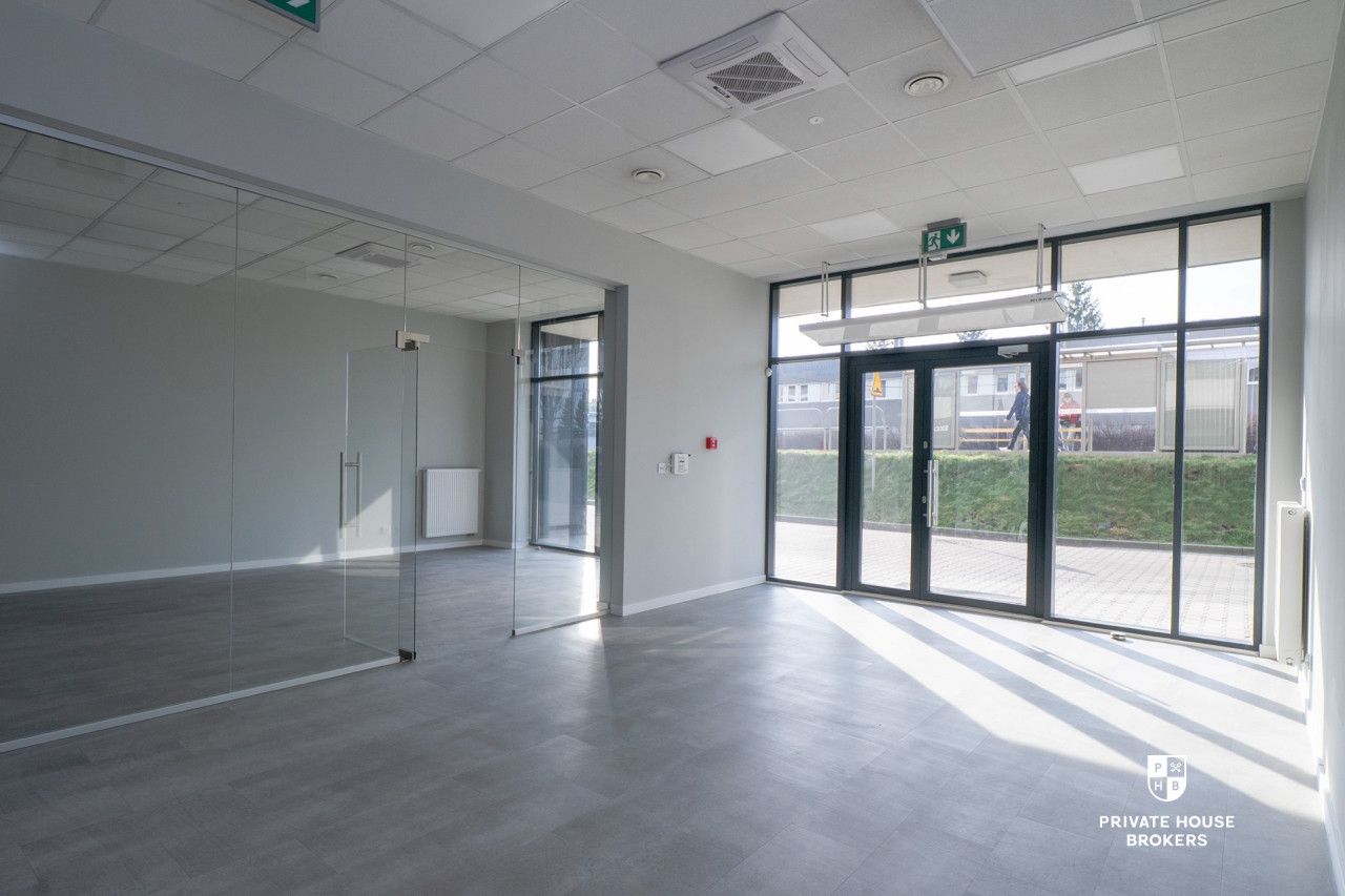 Commercial space for rent Walerego Sławka street 96 sqm - Commercial premises - Rent - Kraków, Podgórze / Bonarka