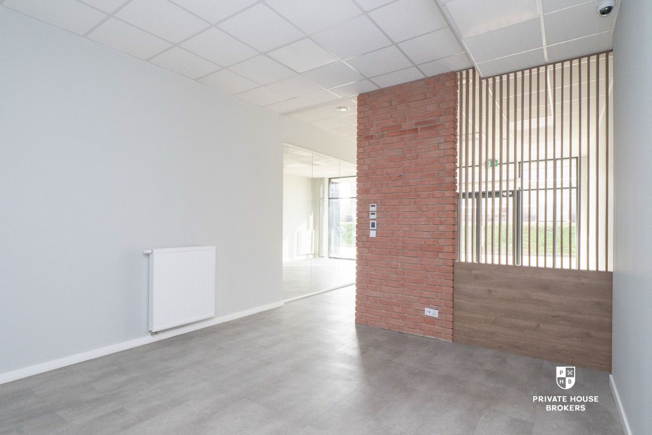 Commercial space for rent Walerego Sławka street 96 sqm - Commercial premises - Rent - Kraków, Podgórze / Bonarka