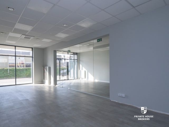 Commercial space for rent Walerego Sławka street 96 sqm - Commercial premises - Rent - Kraków, Podgórze / Bonarka