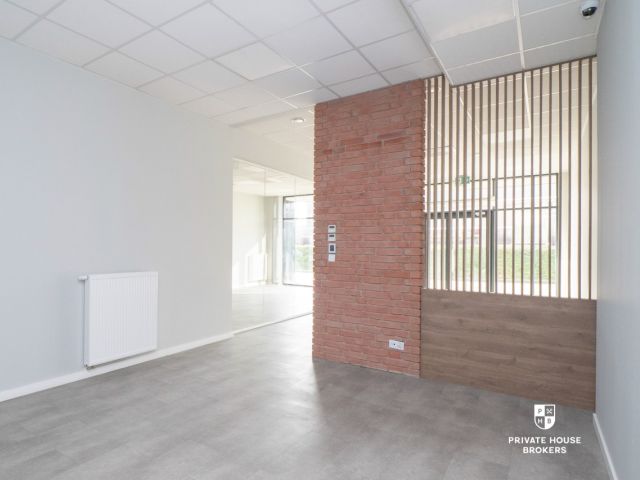 Commercial space for rent Walerego Sławka street 96 sqm - Commercial premises - Rent - Kraków, Podgórze / Bonarka