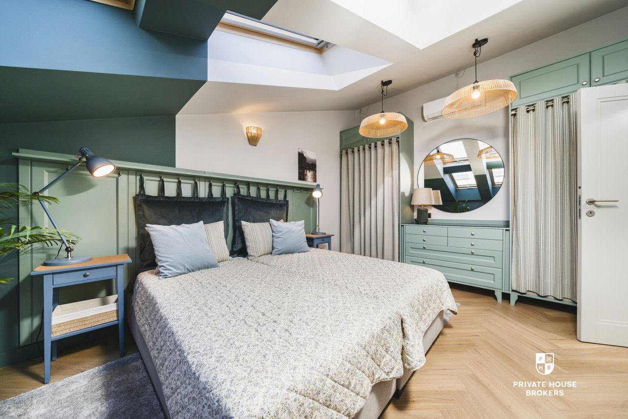 Unique Top-Floor Apartment in a Renovated Tenement House on Kolberga 16 street| Old Town| Air Conditioning - Apartment - Rent - Kraków, Śródmieście / Stare Miasto